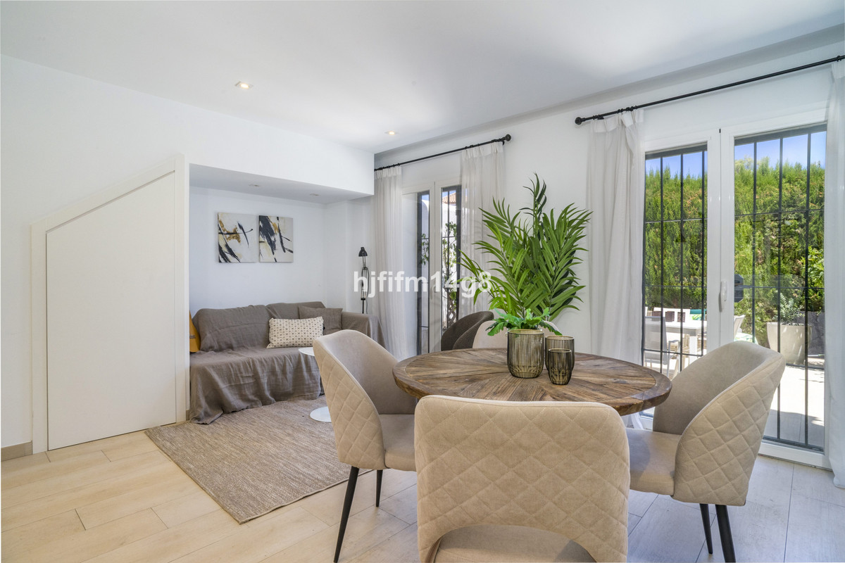 2 Bedroom Villa for Sale in Nueva Andalucía — 2