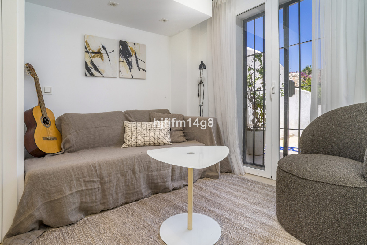 2 Bedroom Villa for Sale in Nueva Andalucía — 6