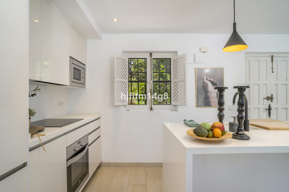 2 Bedroom Villa for Sale in Nueva Andalucía — 9