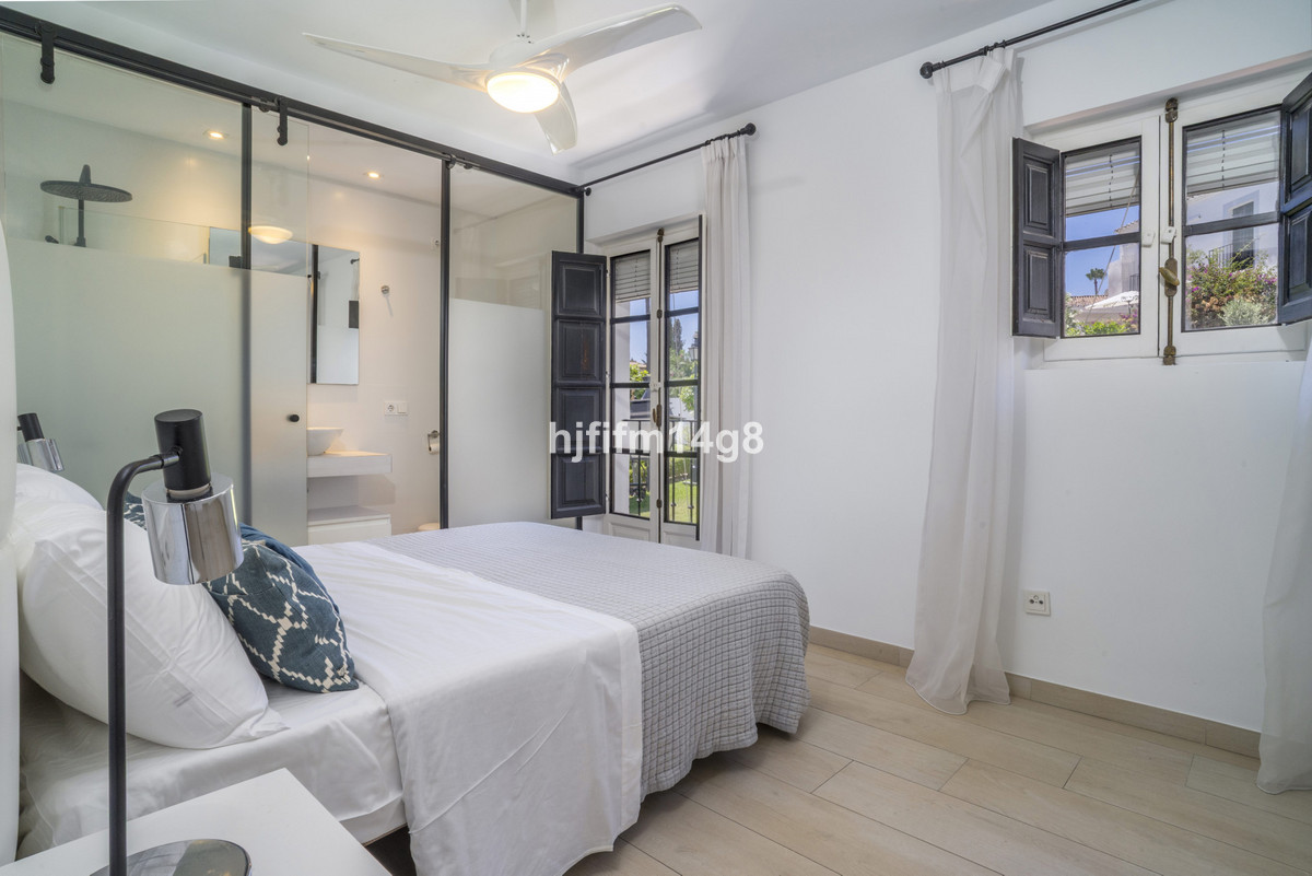 2 Bedroom Villa for Sale in Nueva Andalucía — view 10