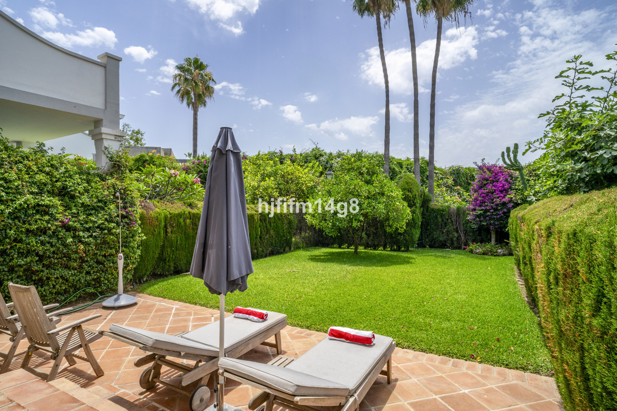 3 Bedroom Villa for Sale in Nueva Andalucía — 3