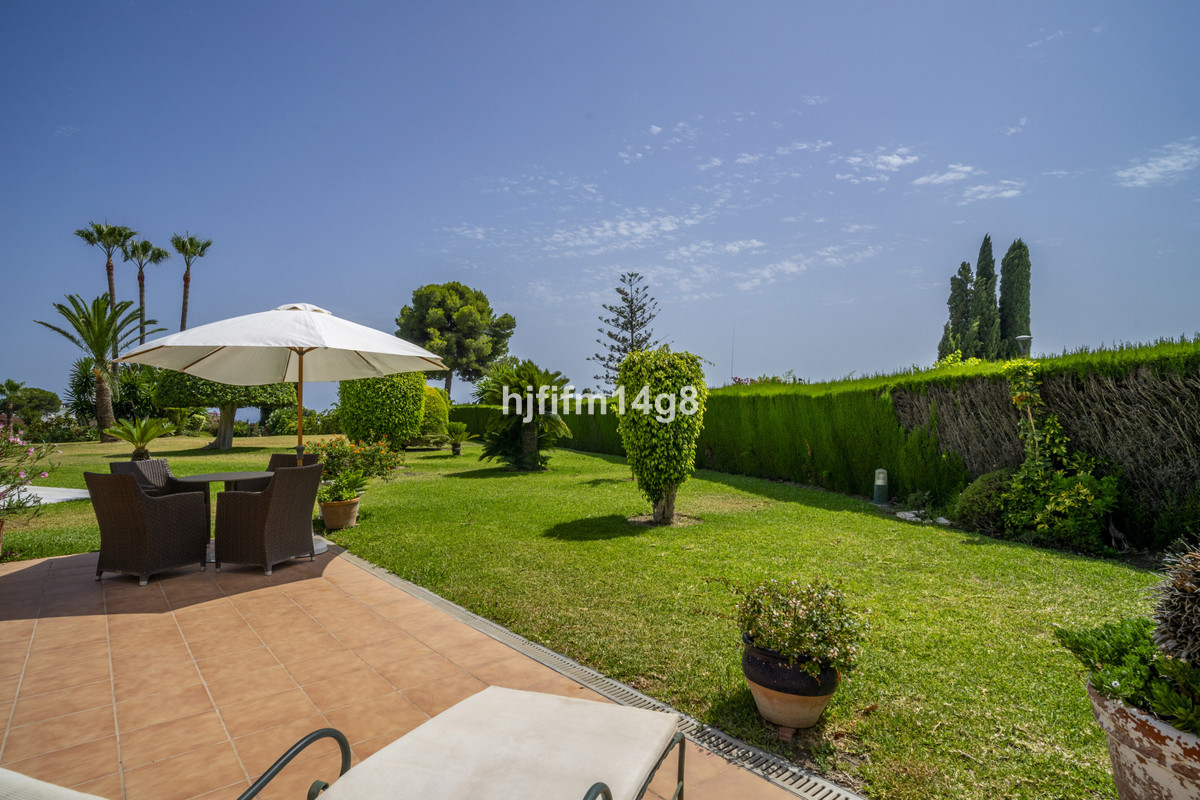 3 Bedroom Villa for Sale in Nueva Andalucía — 2