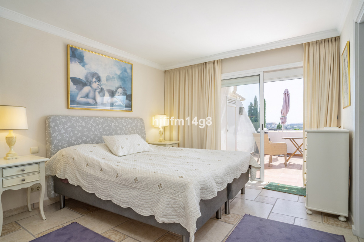 3 Bedroom Villa for Sale in Nueva Andalucía — view 10