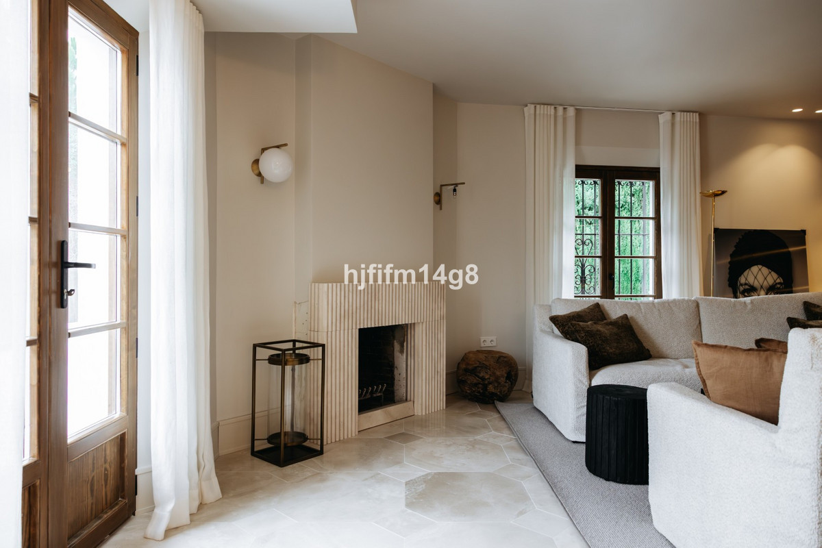 3 Bedroom Villa for Sale in The Golden Mile — 5