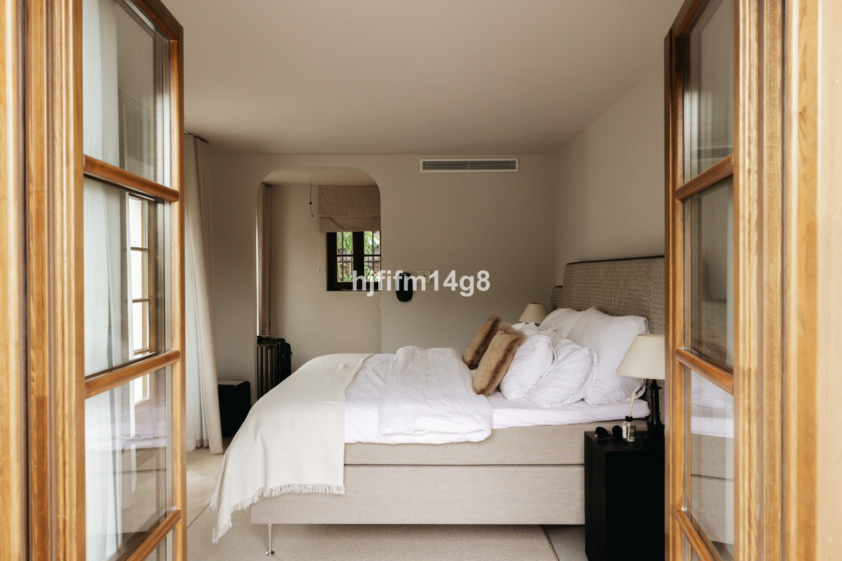 3 Bedroom Villa for Sale in The Golden Mile — 7