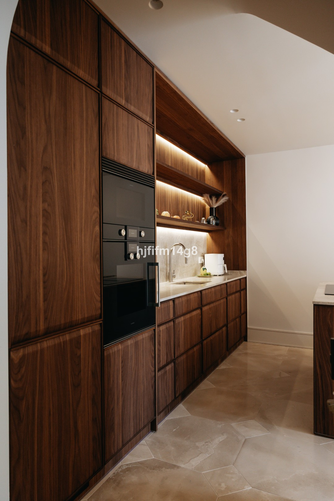 3 Bedroom Villa for Sale in The Golden Mile — 9