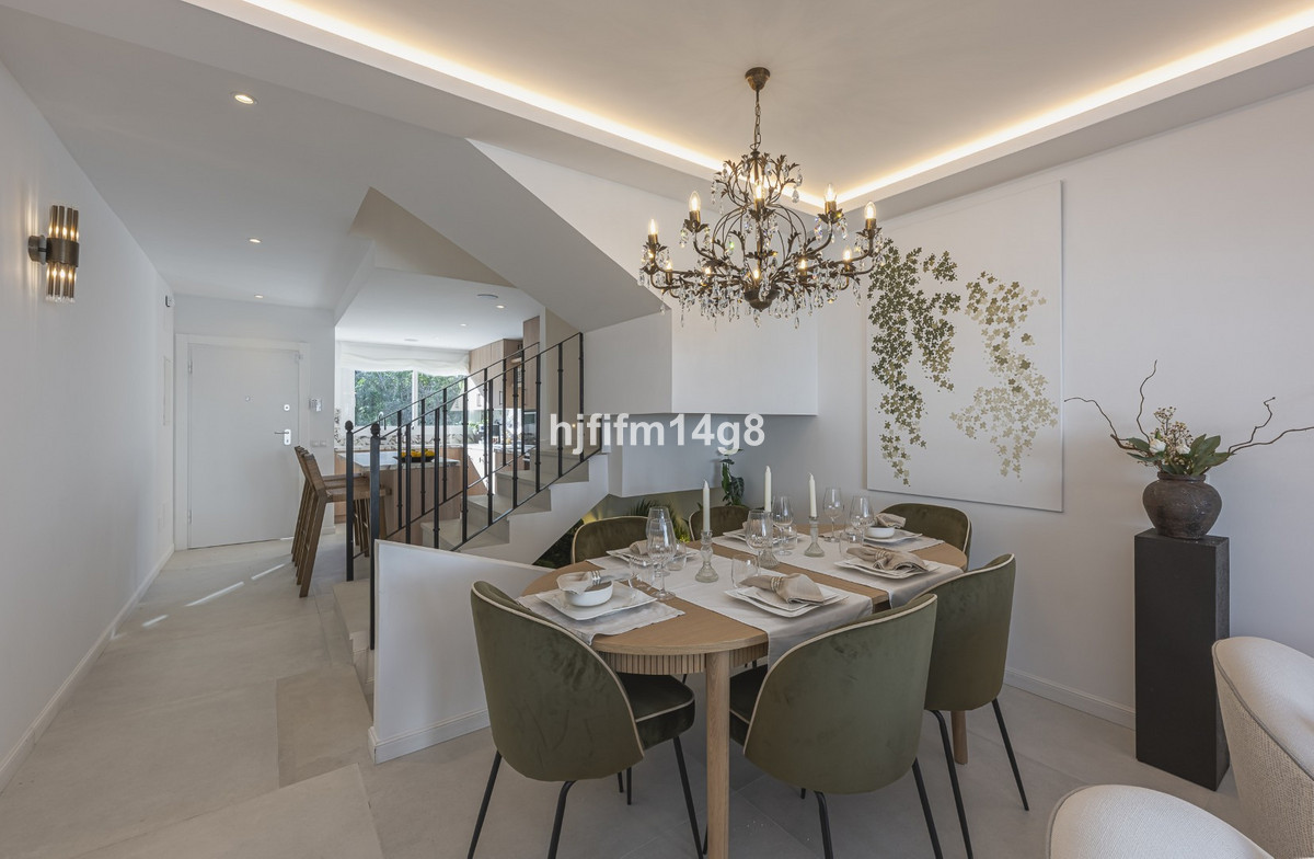 4 Bedroom Villa for Sale in Nueva Andalucía — 6