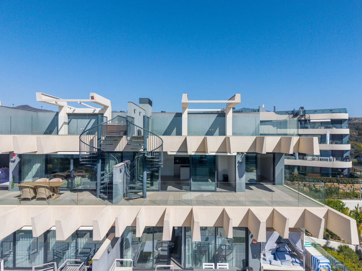 3 Bedroom Apartment for Sale in Estepona — 7