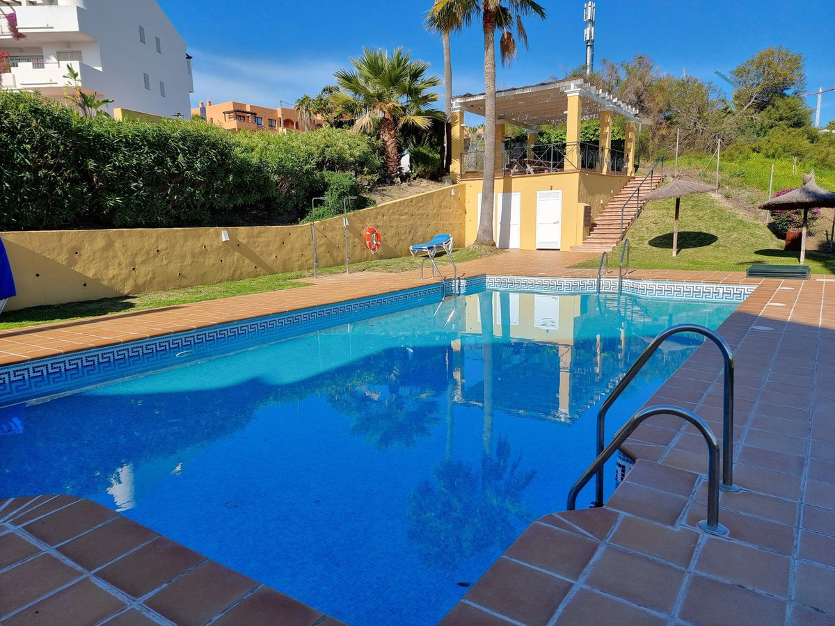 3 Bedroom Apartment for Sale in Estepona