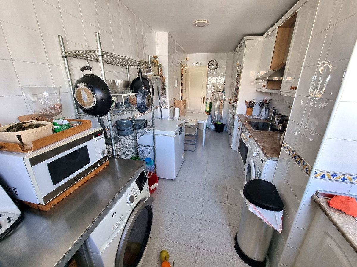 3 Bedroom Apartment for Sale in Estepona — 3