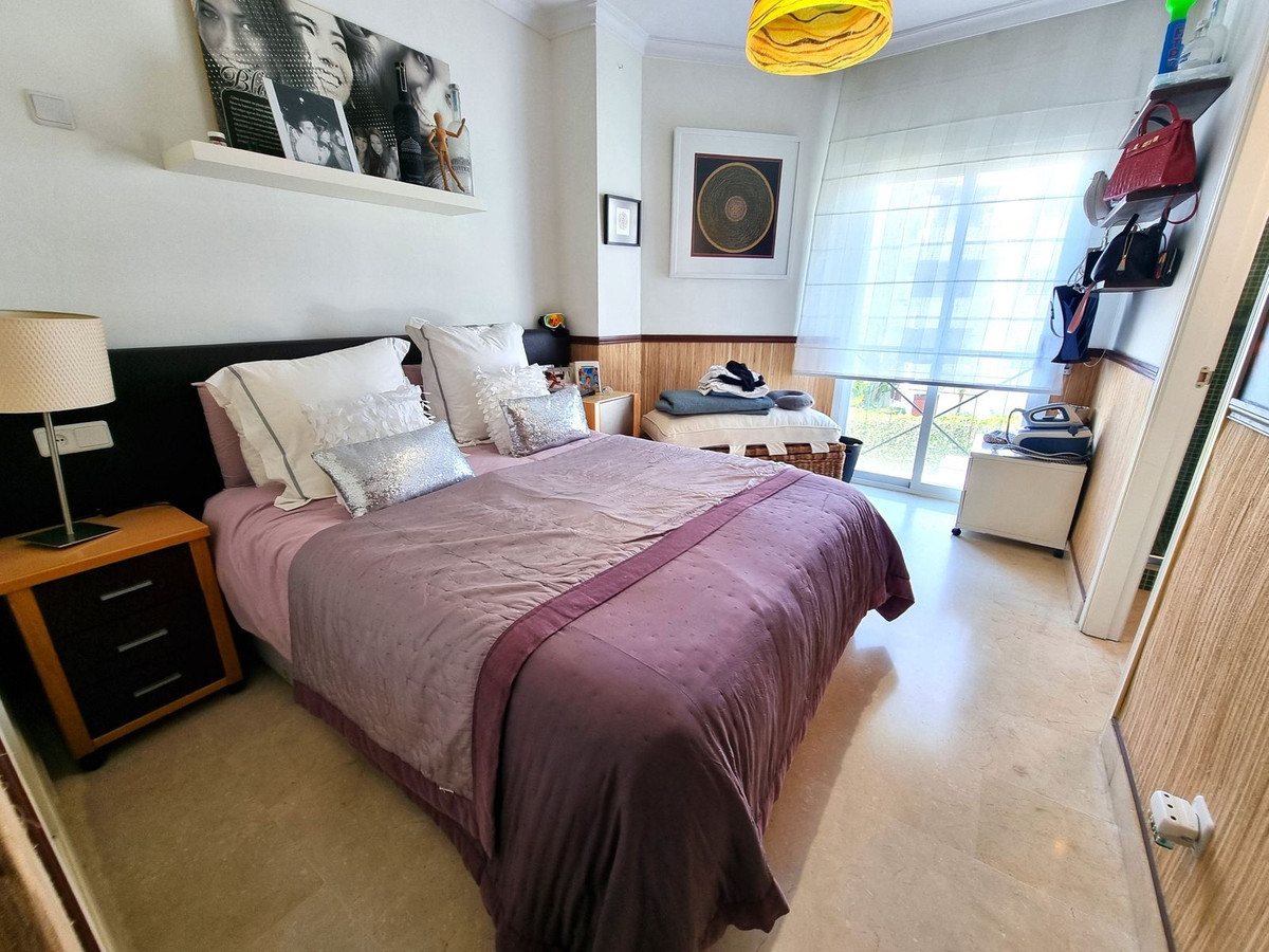 3 Bedroom Apartment for Sale in Estepona — 4