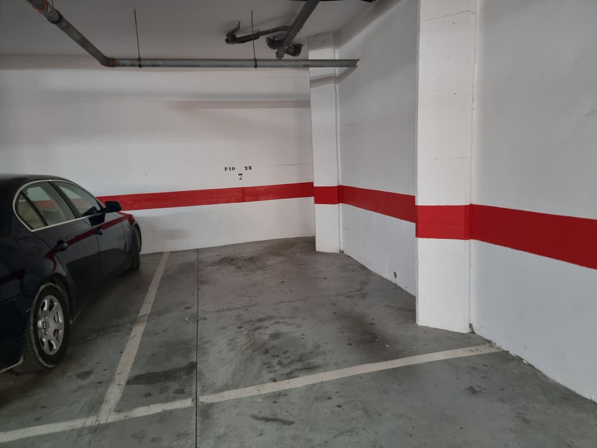 3 Bedroom Apartment for Sale in Estepona — 8