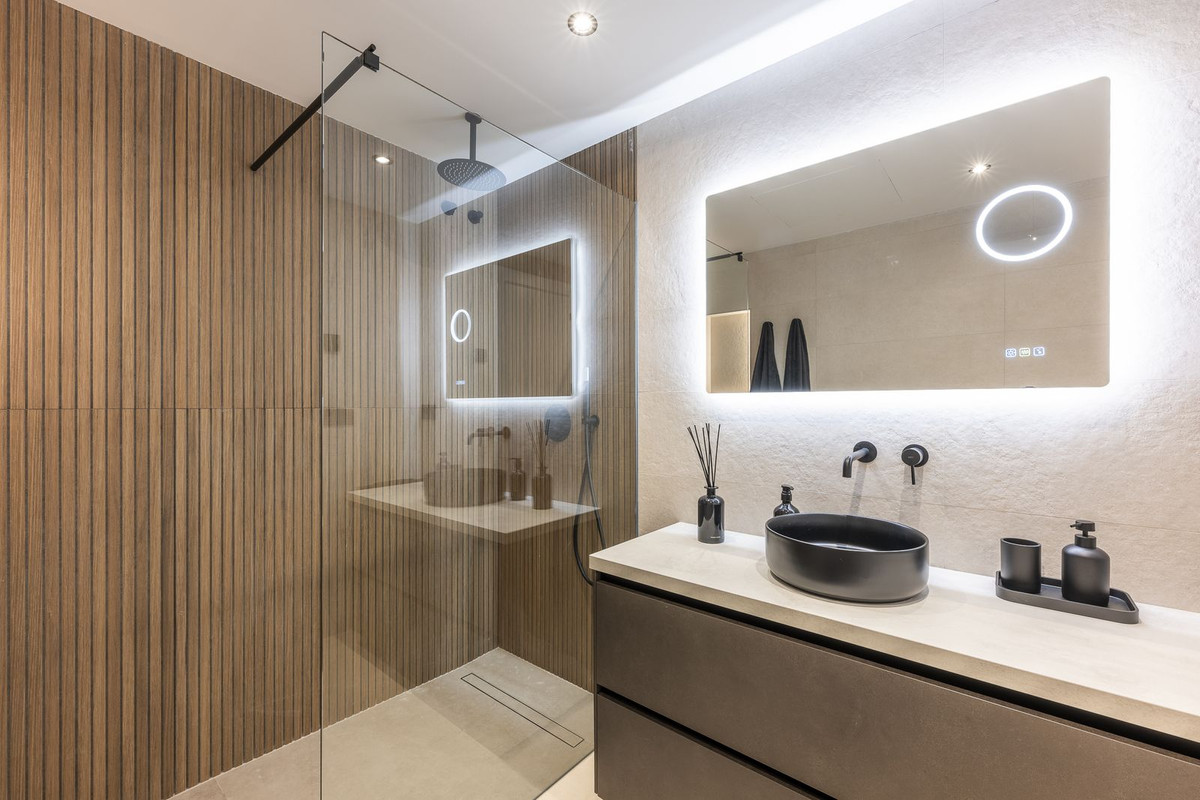 3 Bedroom Apartment for Sale in Nueva Andalucía — 3