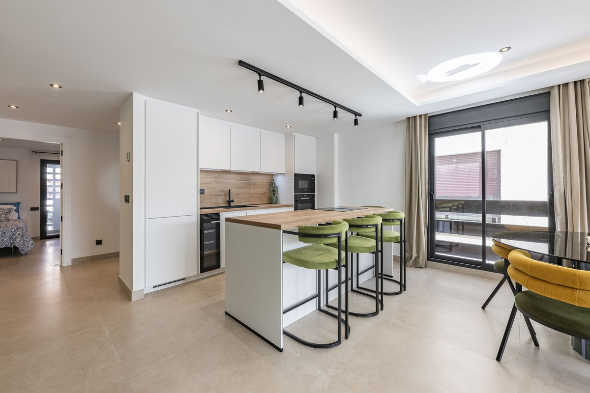 3 Bedroom Apartment for Sale in Nueva Andalucía — 5