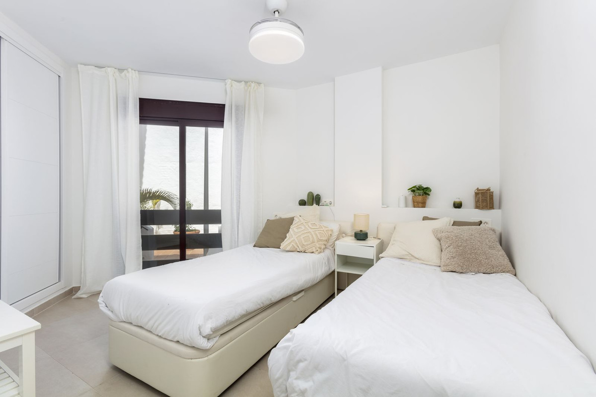 3 Bedroom Apartment for Sale in Nueva Andalucía — 5