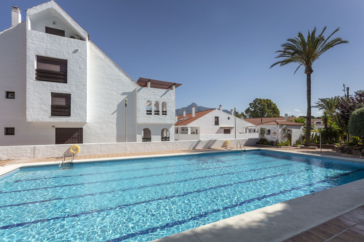 3 Bedroom Apartment for Sale in Nueva Andalucía — 7