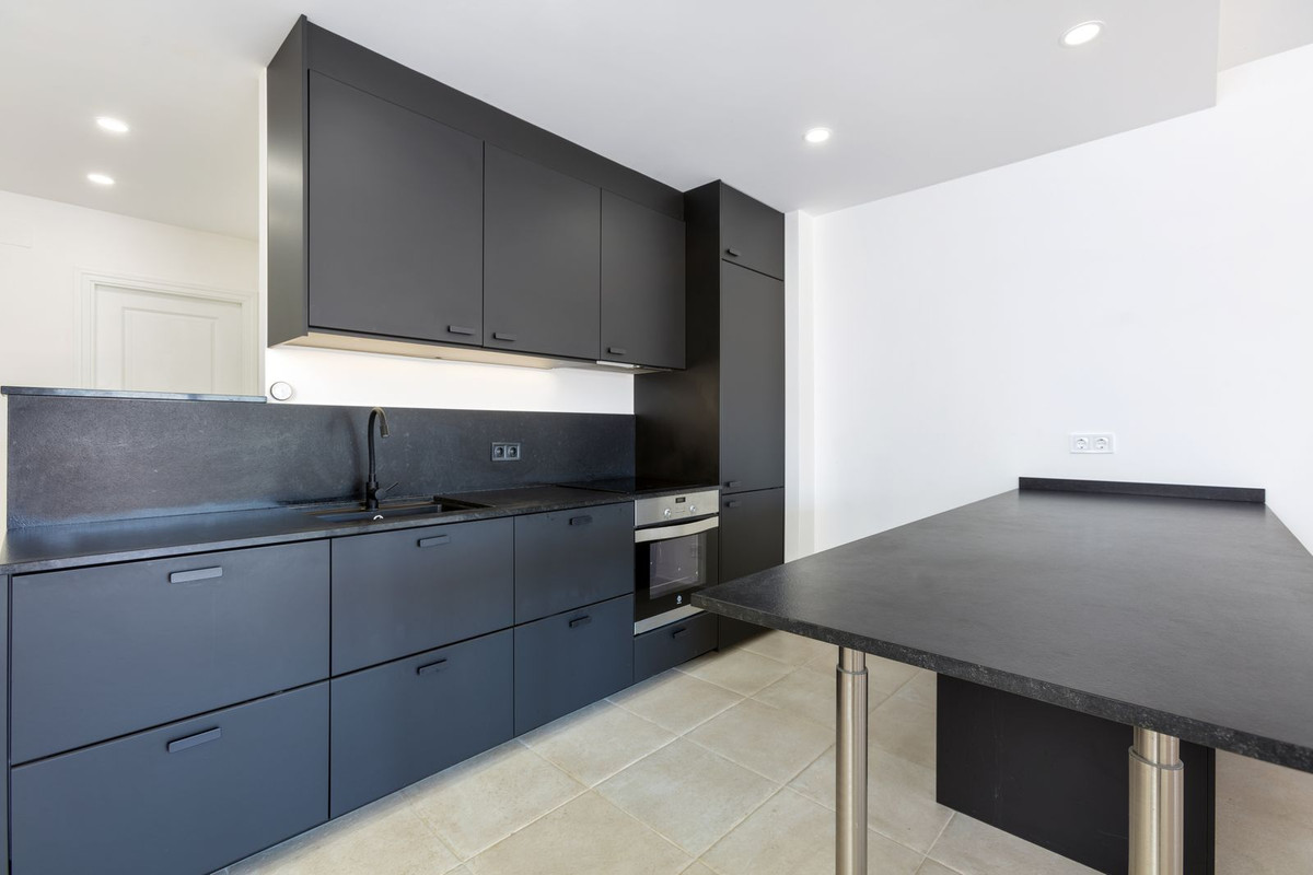 3 Bedroom Apartment for Sale in Nueva Andalucía — 2