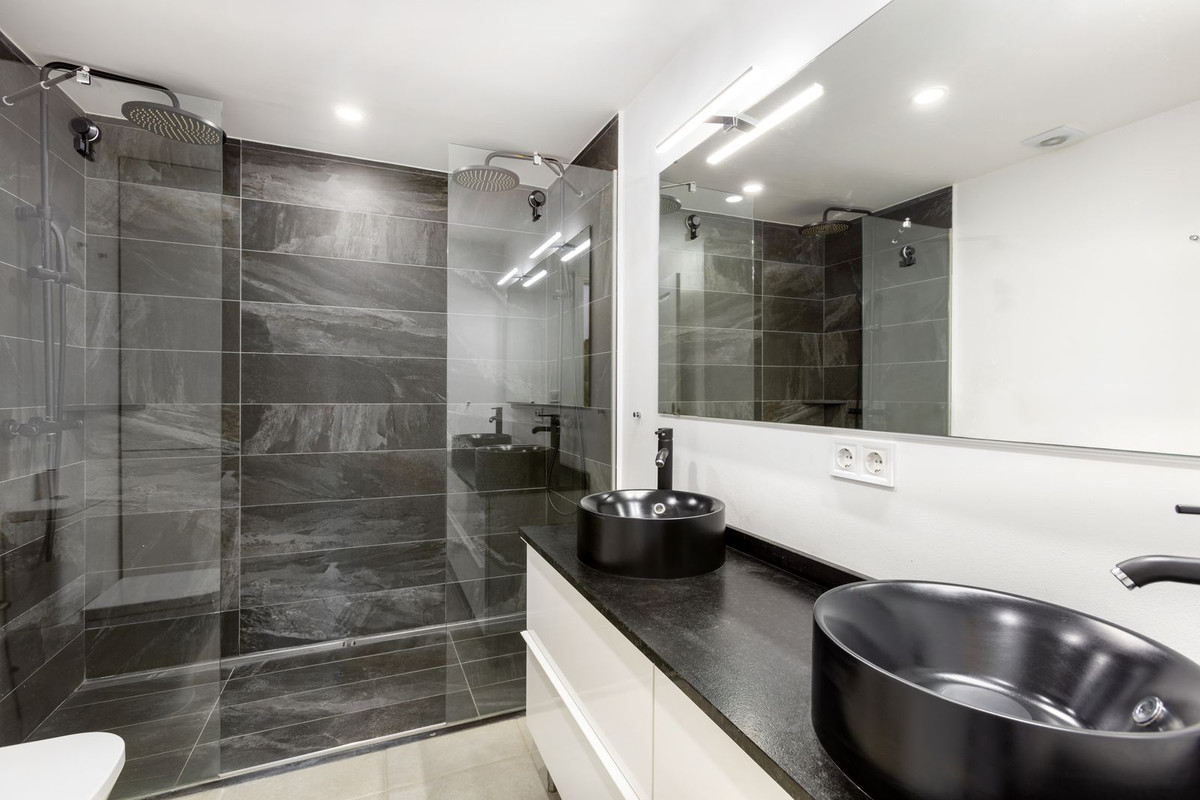 3 Bedroom Apartment for Sale in Nueva Andalucía — 4