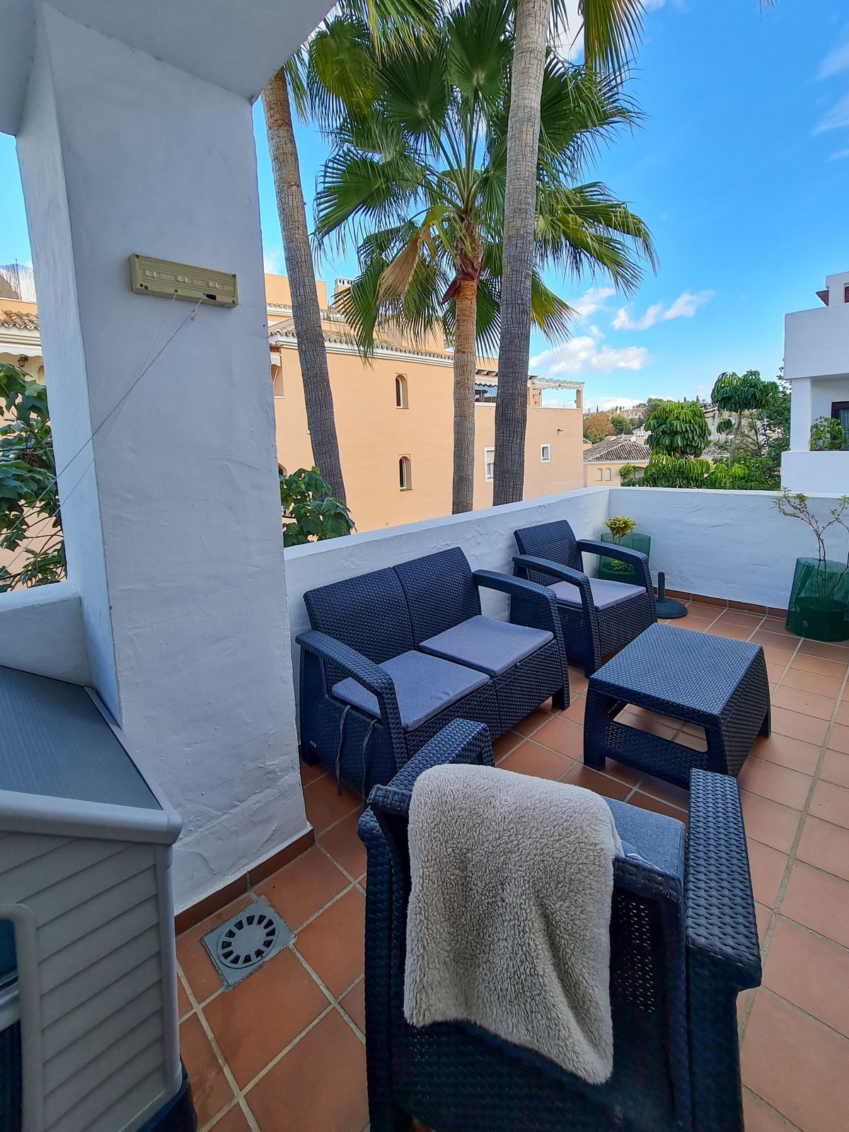 1 Bedroom Apartment for Sale in Nueva Andalucía — 2