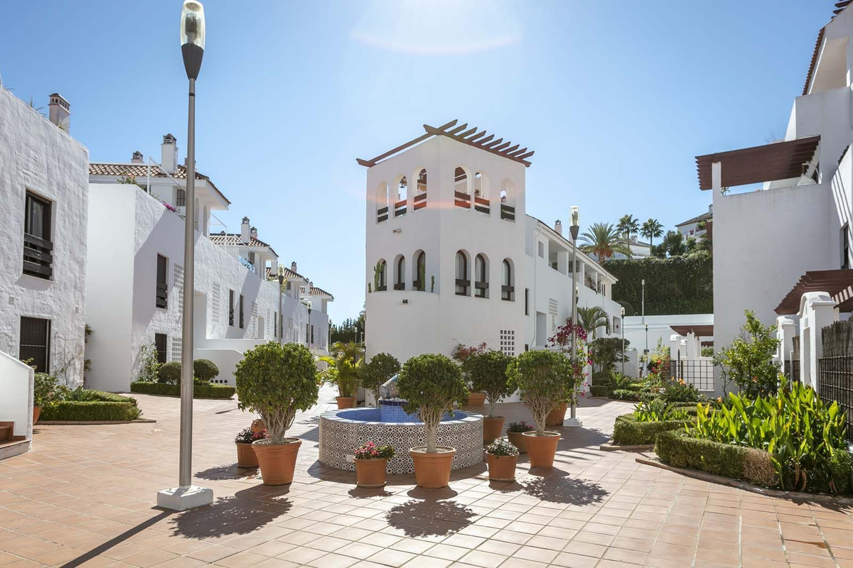 1 Bedroom Apartment for Sale in Nueva Andalucía — 7