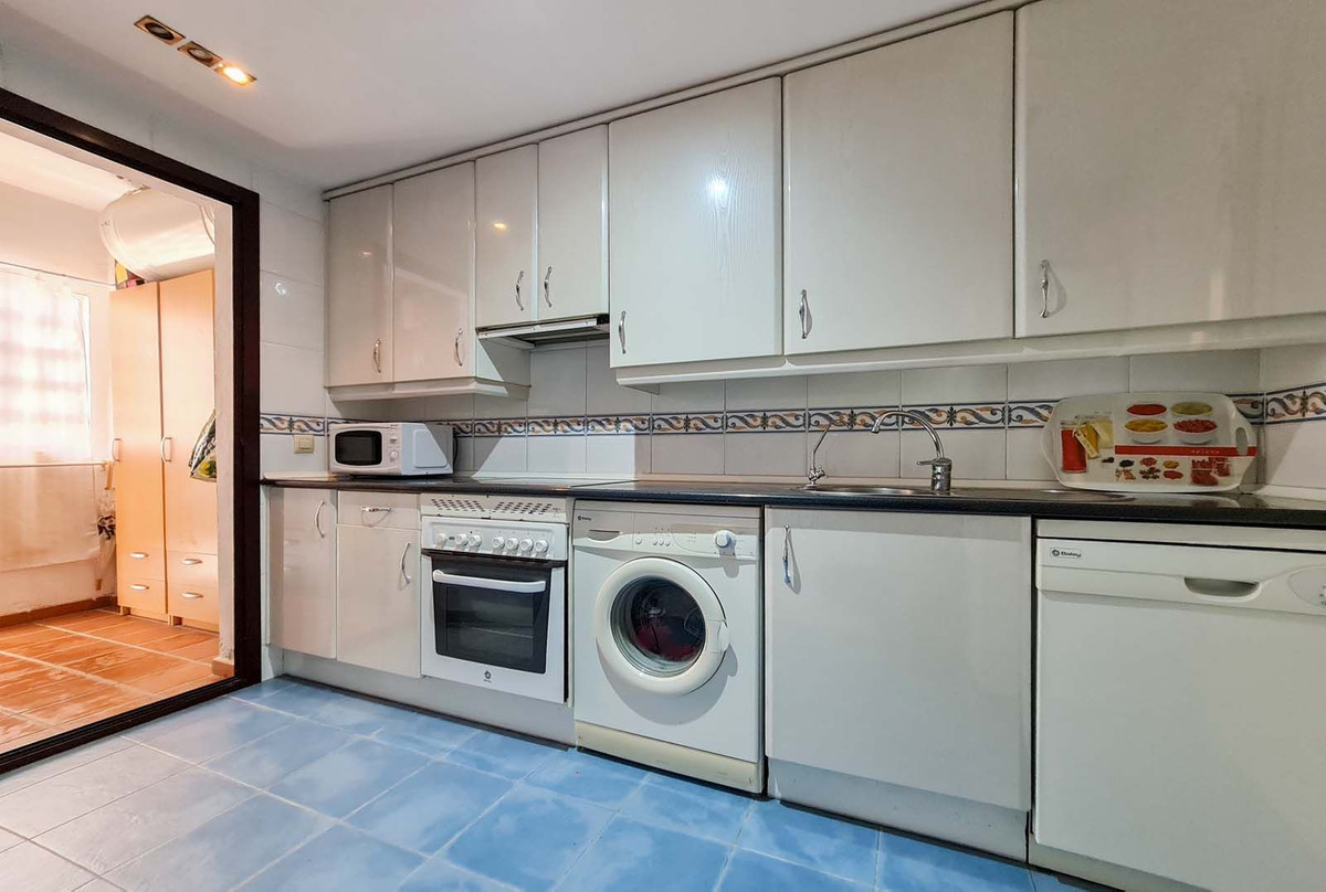 1 Bedroom Apartment for Sale in Nueva Andalucía — view 10