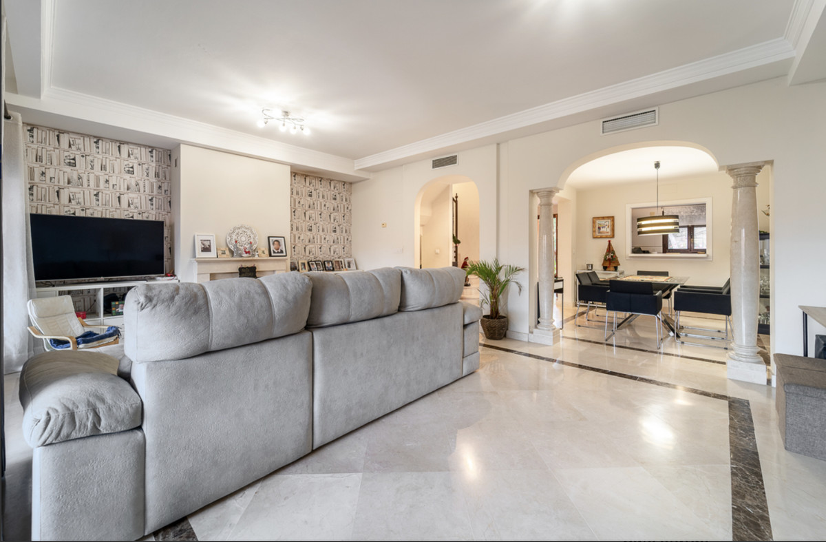 4 Bedroom Villa for Sale in Estepona — 5
