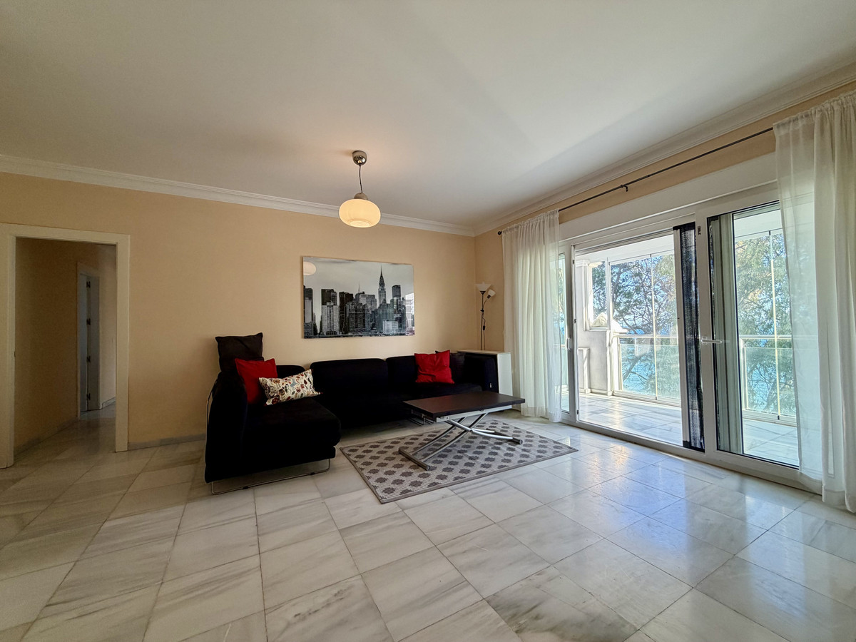 2 Bedroom Apartment for Sale in Estepona — 7
