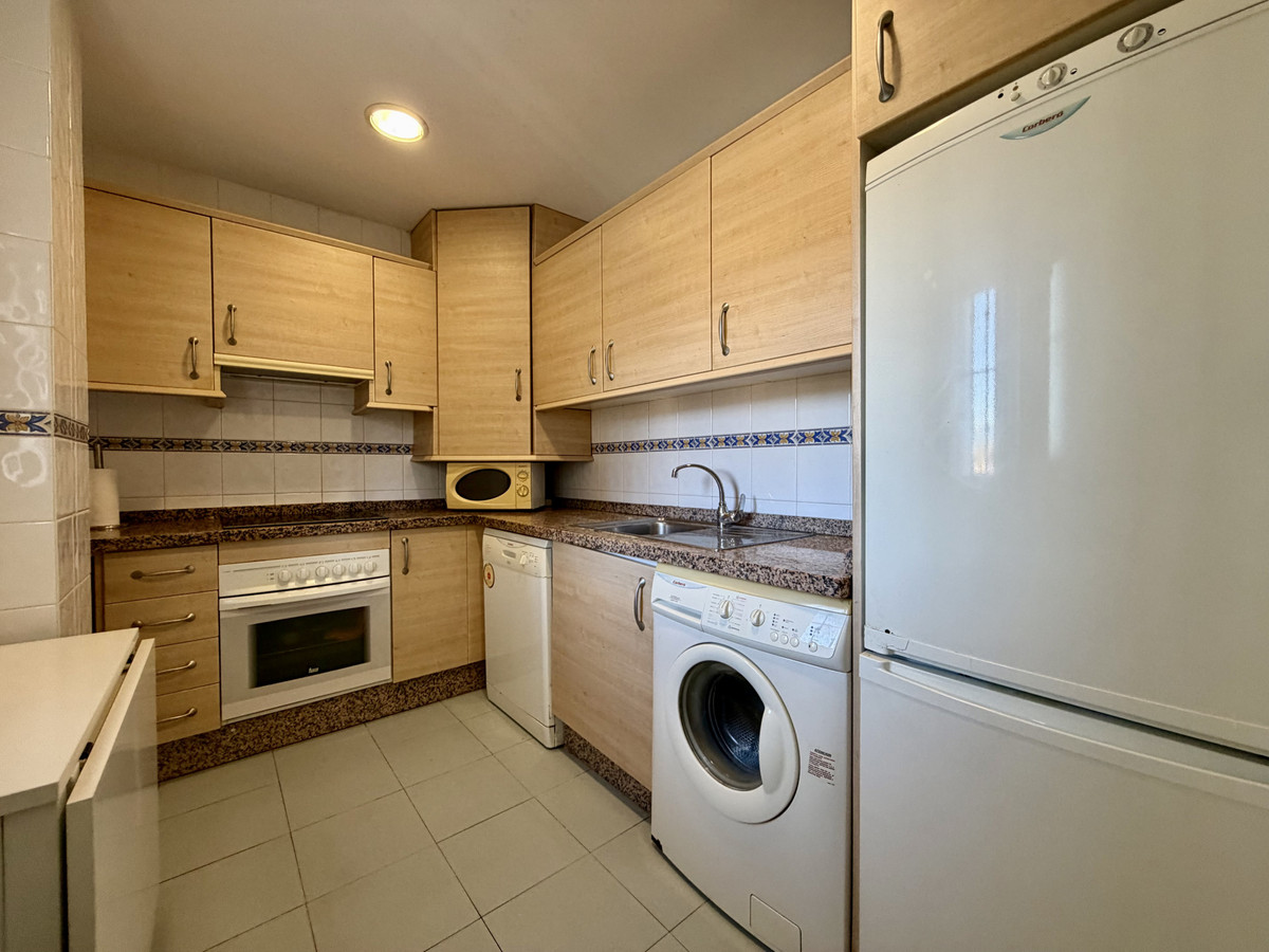 2 Bedroom Apartment for Sale in Estepona — 8