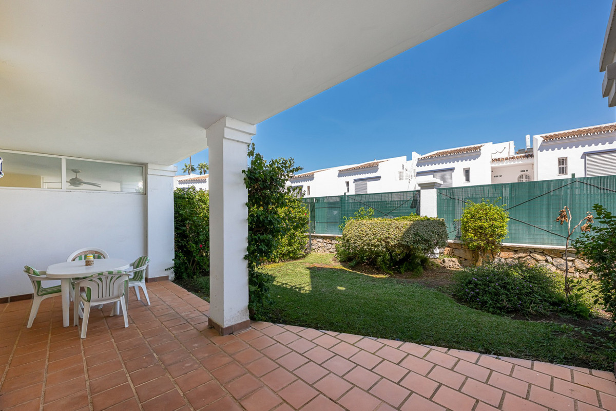 2 Bedroom Apartment for Sale in Nueva Andalucía — 2