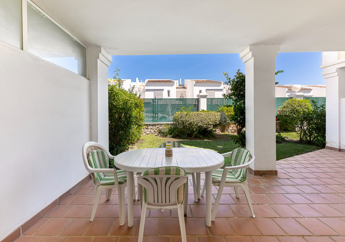 2 Bedroom Apartment for Sale in Nueva Andalucía — 3