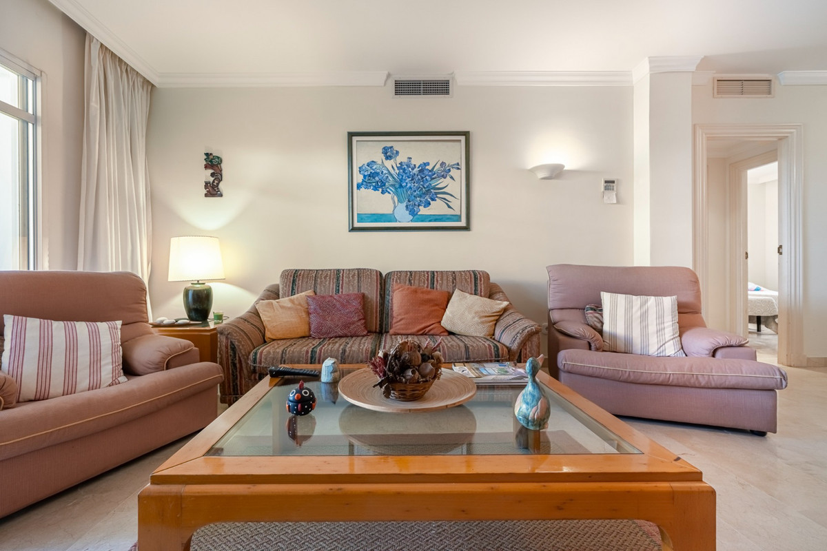 2 Bedroom Apartment for Sale in Nueva Andalucía — 7