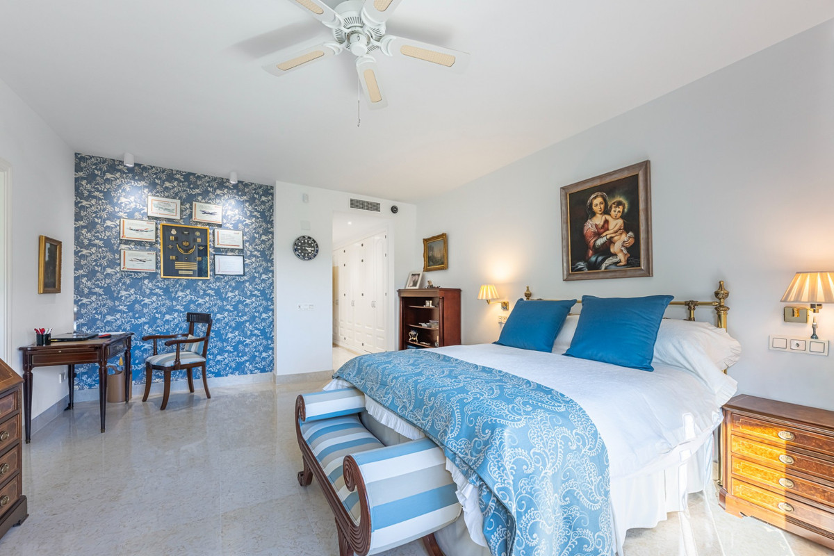 3 Bedroom Apartment for Sale in Benahavís — 6