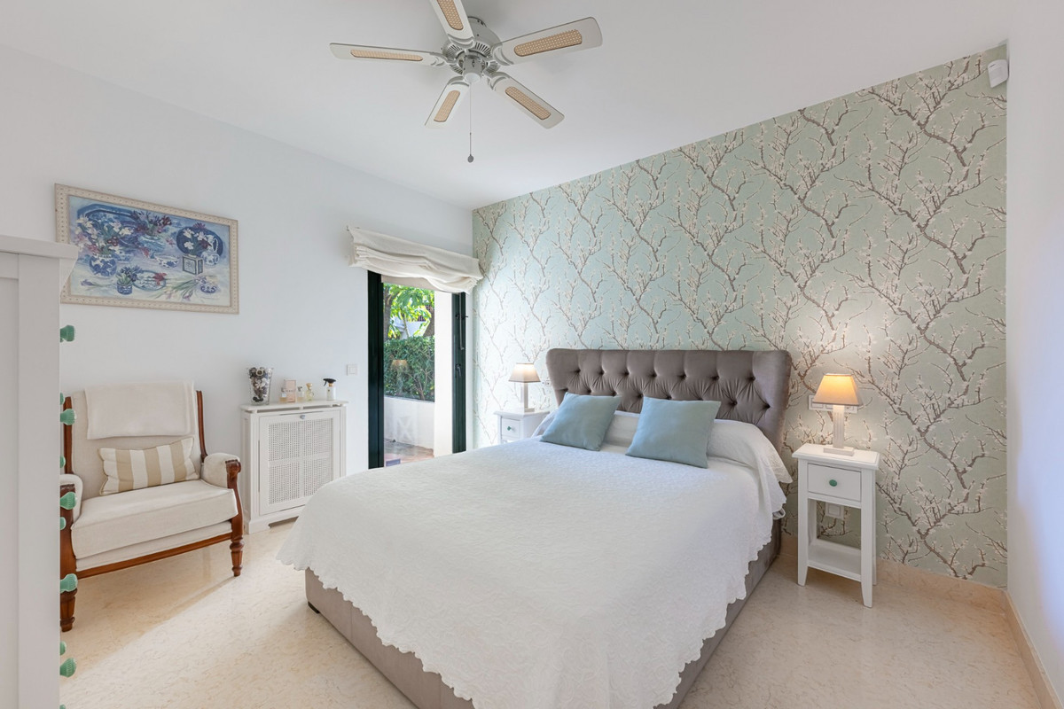 3 Bedroom Apartment for Sale in Benahavís — 7