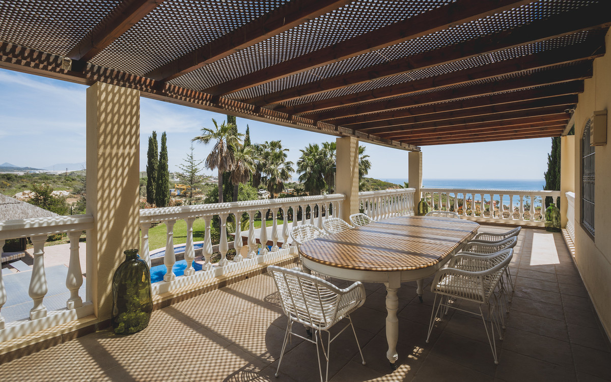 7 Bedroom Villa for Sale in Estepona — 3