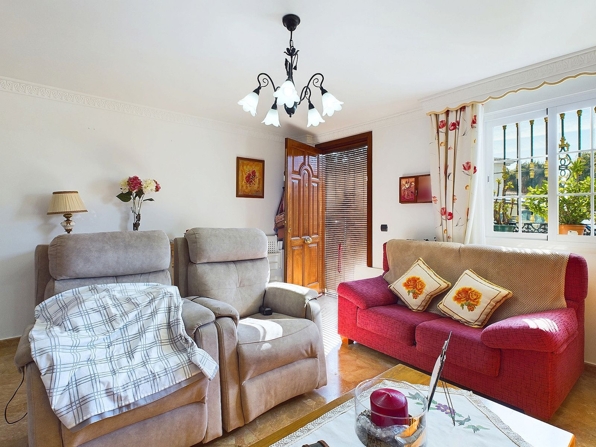 2 Bedroom Villa for Sale in Estepona — 4