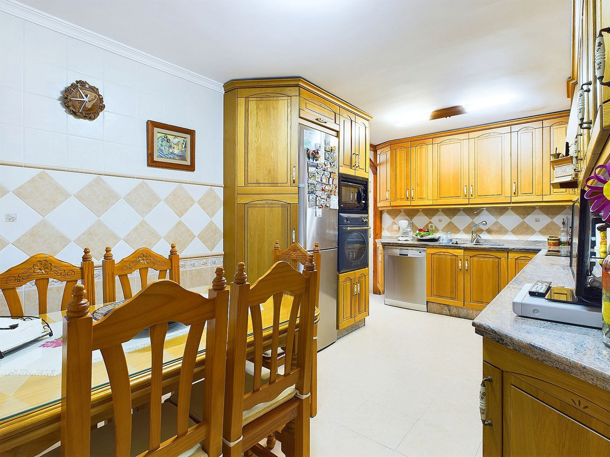 2 Bedroom Villa for Sale in Estepona — 5