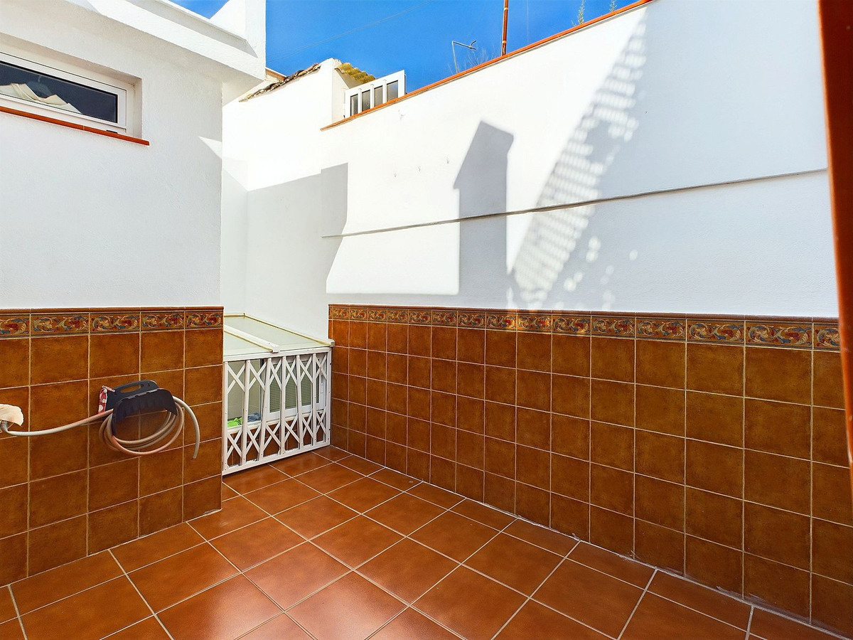 2 Bedroom Villa for Sale in Estepona — 7