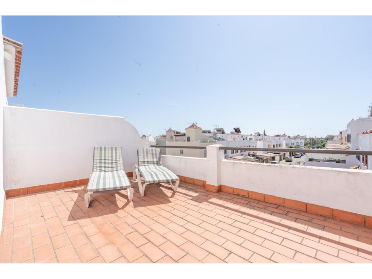 3 Bedroom Villa for Sale in Estepona — 2
