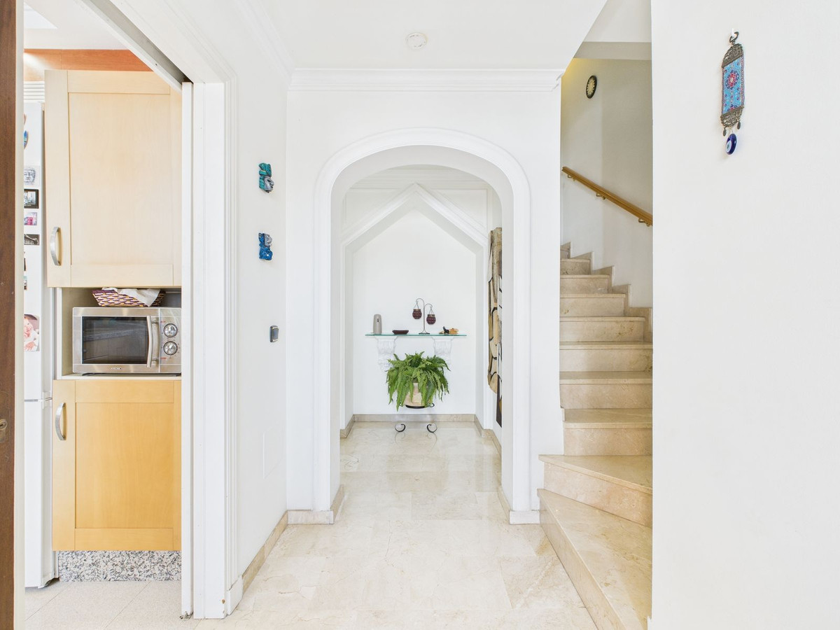 3 Bedroom Villa for Sale in Estepona — 7