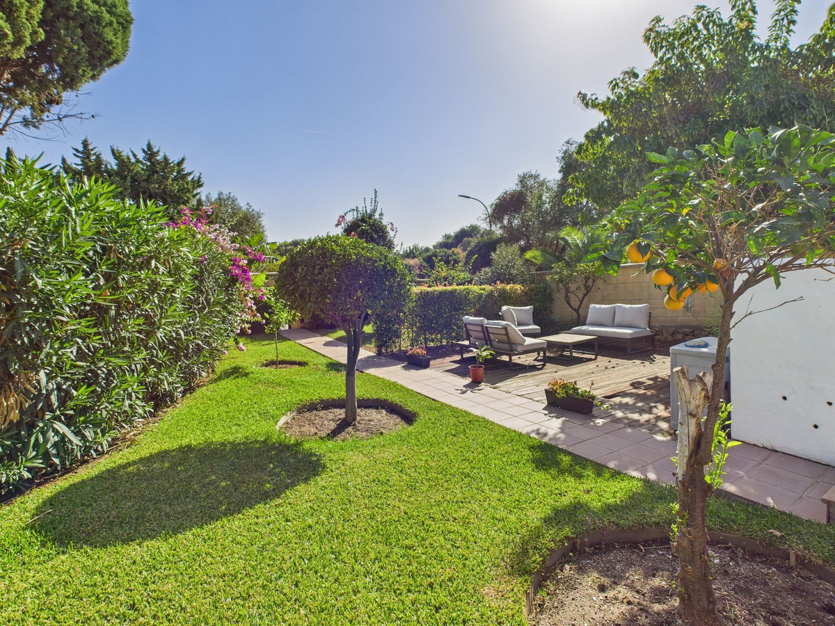 4 Bedroom Villa for Sale in Estepona — 3