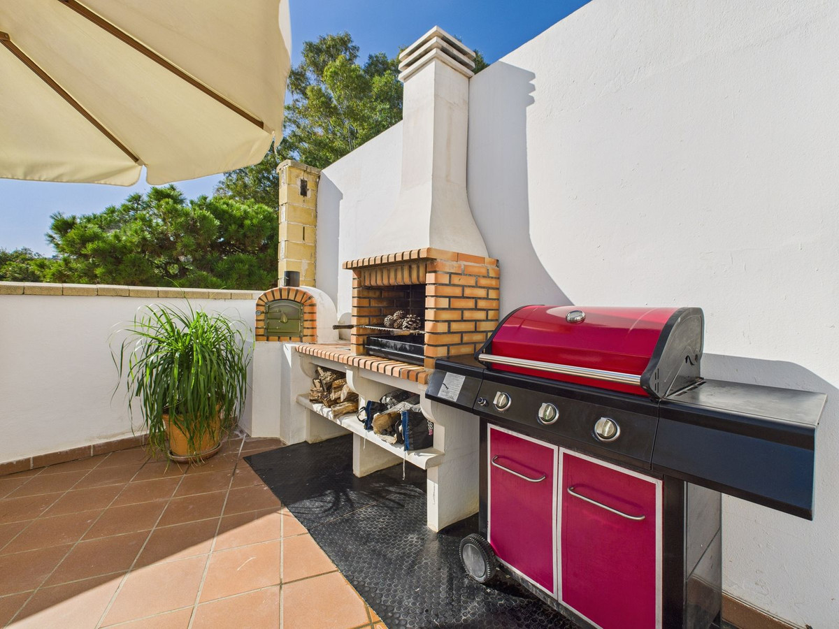 4 Bedroom Villa for Sale in Estepona — 5