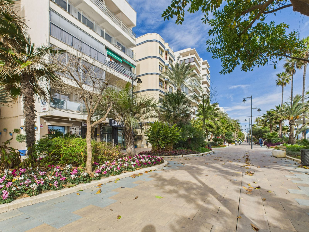 2 Bedroom Apartment for Sale in Estepona