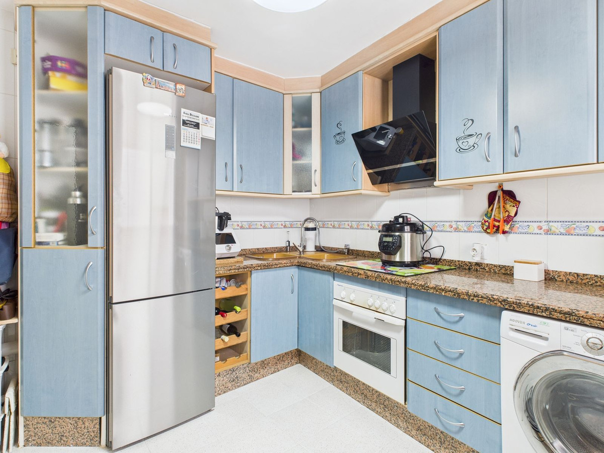 2 Bedroom Apartment for Sale in Estepona — 6