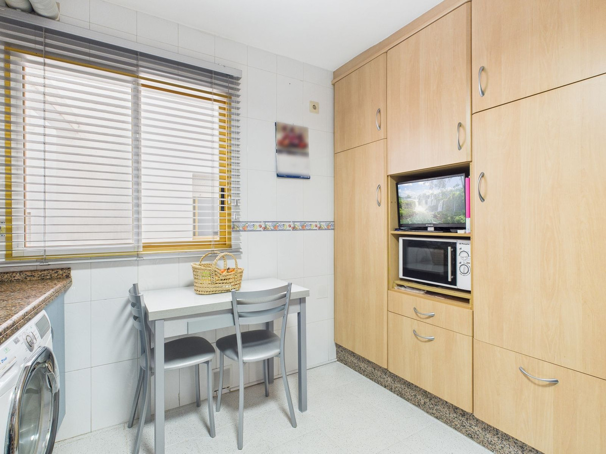 2 Bedroom Apartment for Sale in Estepona — 7