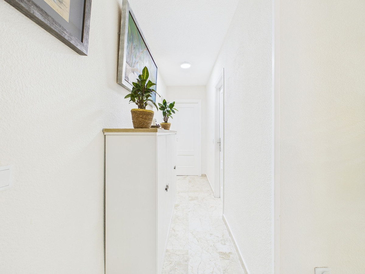 2 Bedroom Apartment for Sale in Estepona — 8