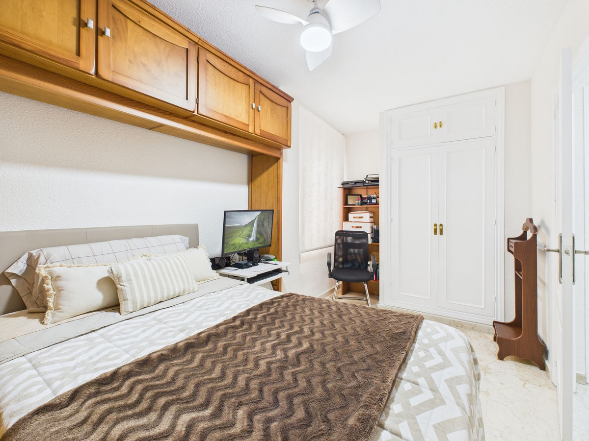 2 Bedroom Apartment for Sale in Estepona — view 10
