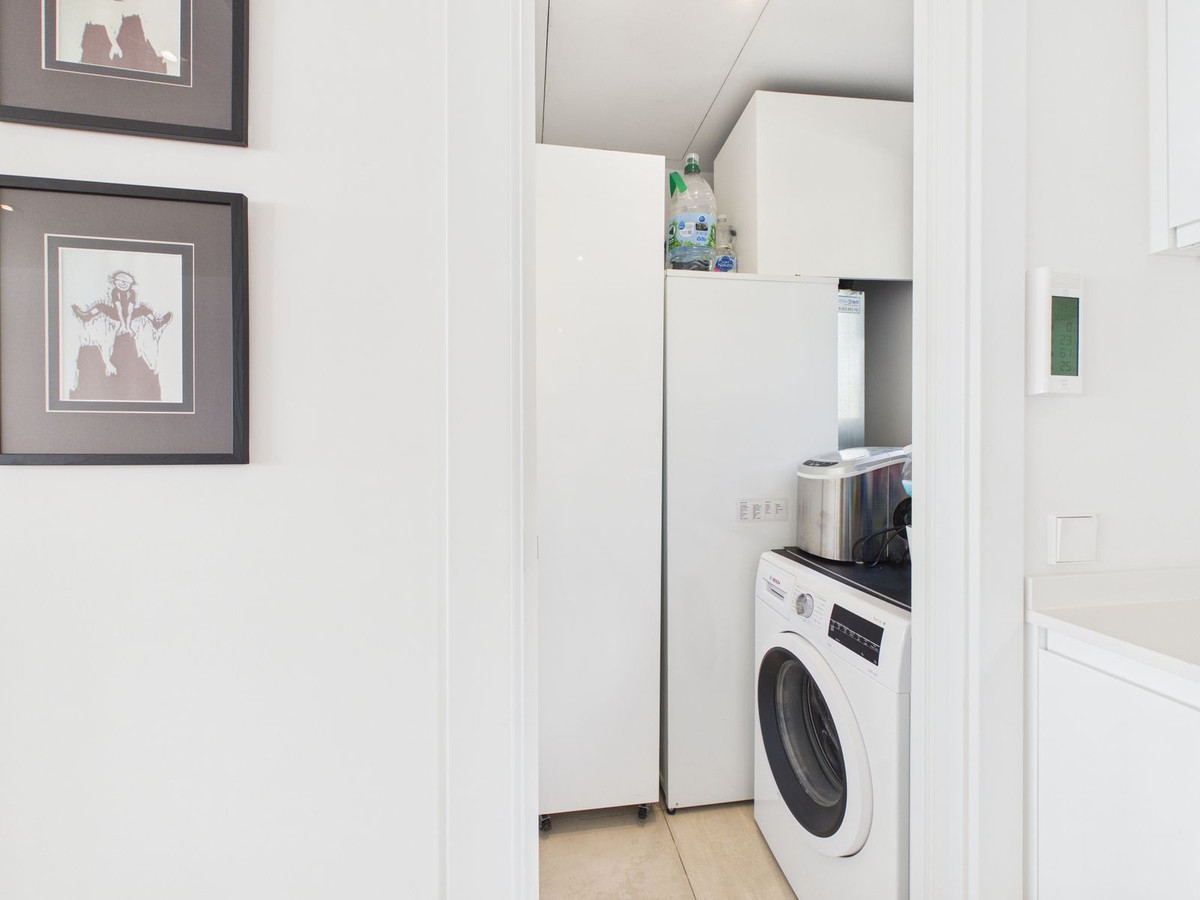 4 Bedroom Apartment for Sale in Estepona — 6