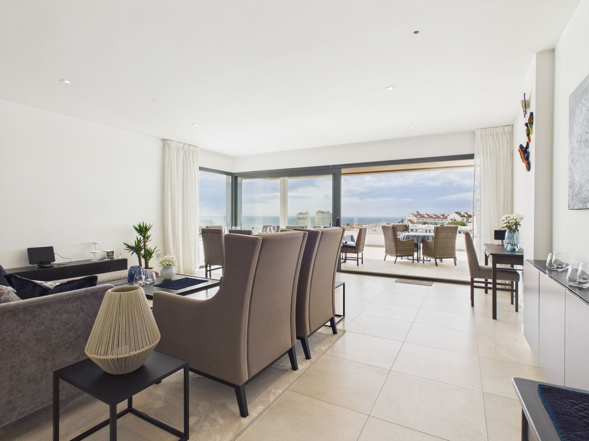 4 Bedroom Apartment for Sale in Estepona — 7