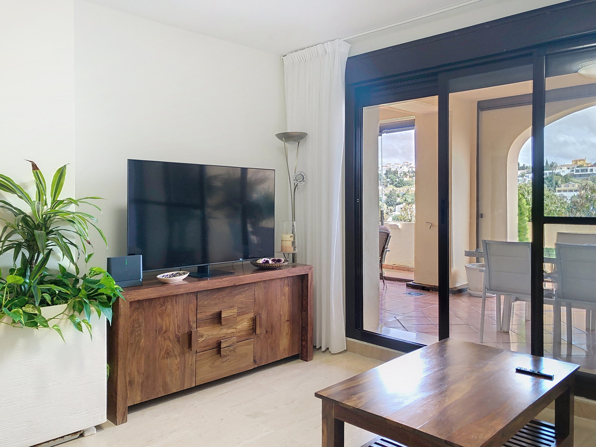 3 Bedroom Apartment for Sale in Estepona — 9