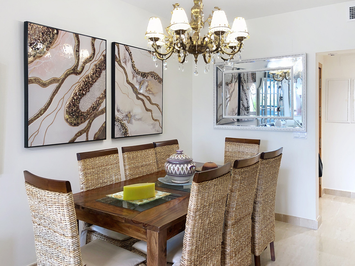 3 Bedroom Apartment for Sale in Estepona — view 10